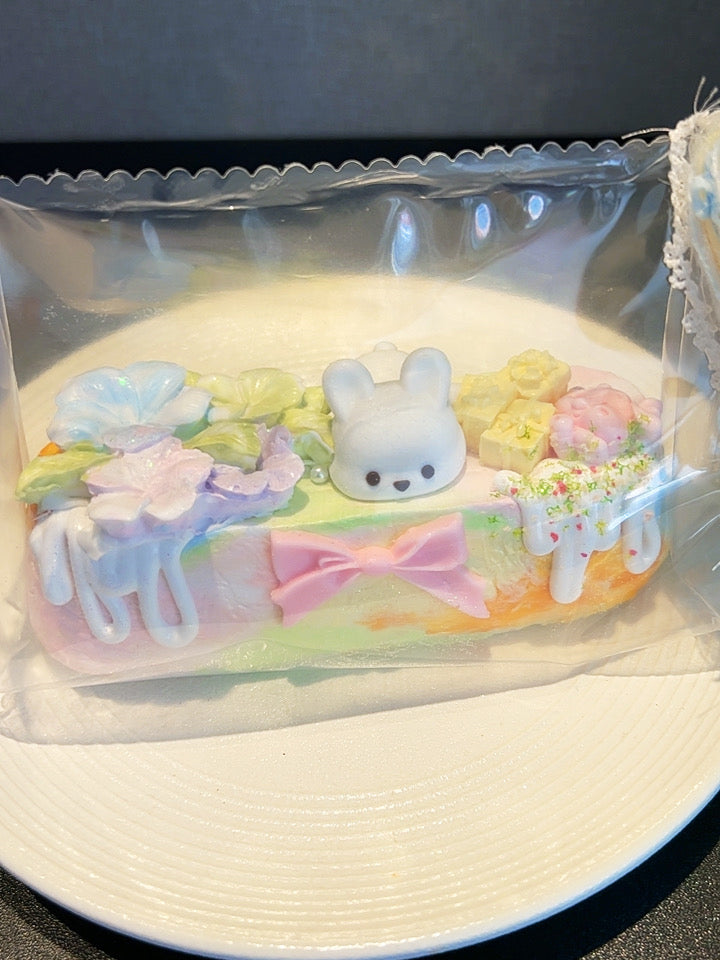 白ウサギ乗せ~超長い花ケーキ