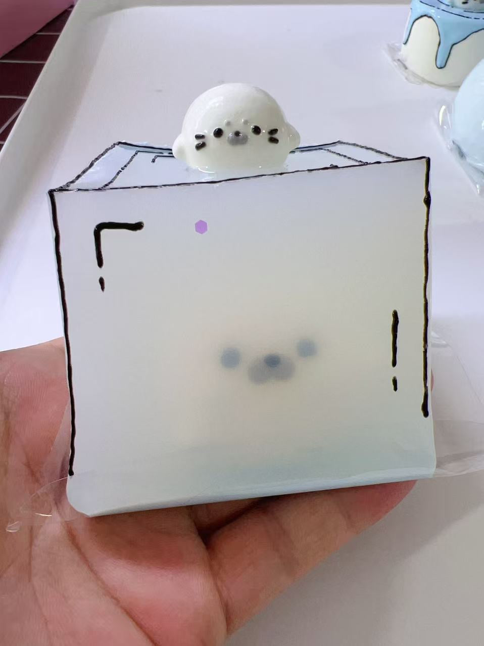二次元線画アザラシシリーズ＿氷窓のアザラシ（予約作成10日ぐらい）
