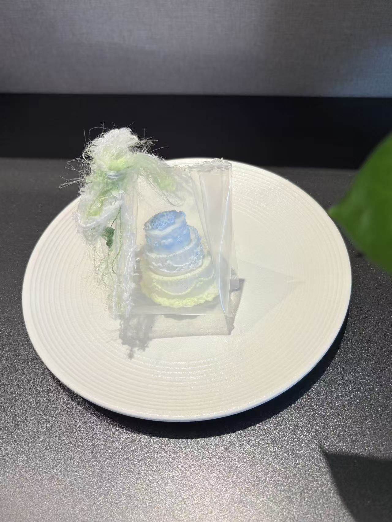 キュートなウェディングケーキ 青黄系